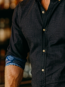 Side view of Casual Spring/Fall Cashew flowers No Elasticity Moisture Permeability Daily Loose Regular Shirt Collar Aloha Shirts for Men